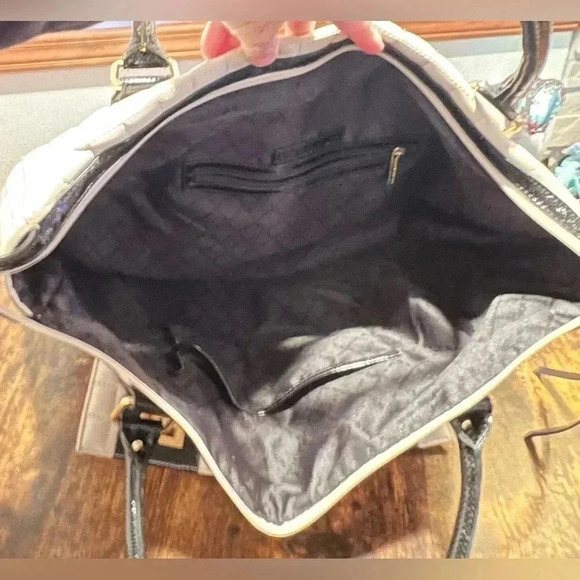 BCBGMAXAZRIA | ladies large quilted tote bag - Picture 12 of 16